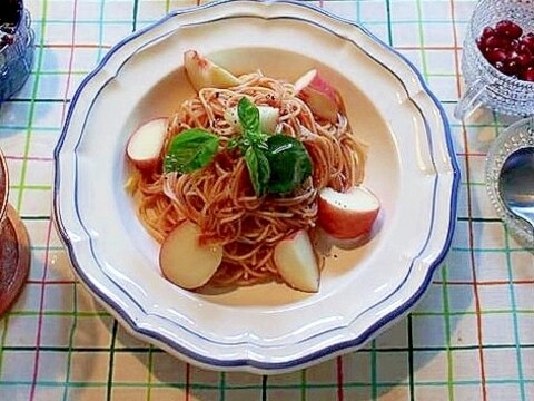 桃とトマトの冷製パスタ